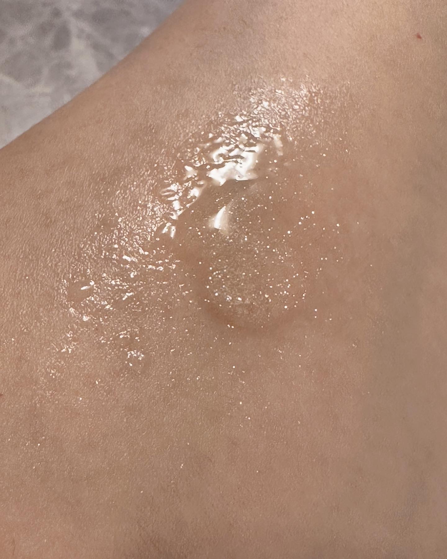 ソレイユ ブラン シマリング ボディ オイル/TOM FORD BEAUTY/ボディオイルを使ったクチコミ（2枚目）