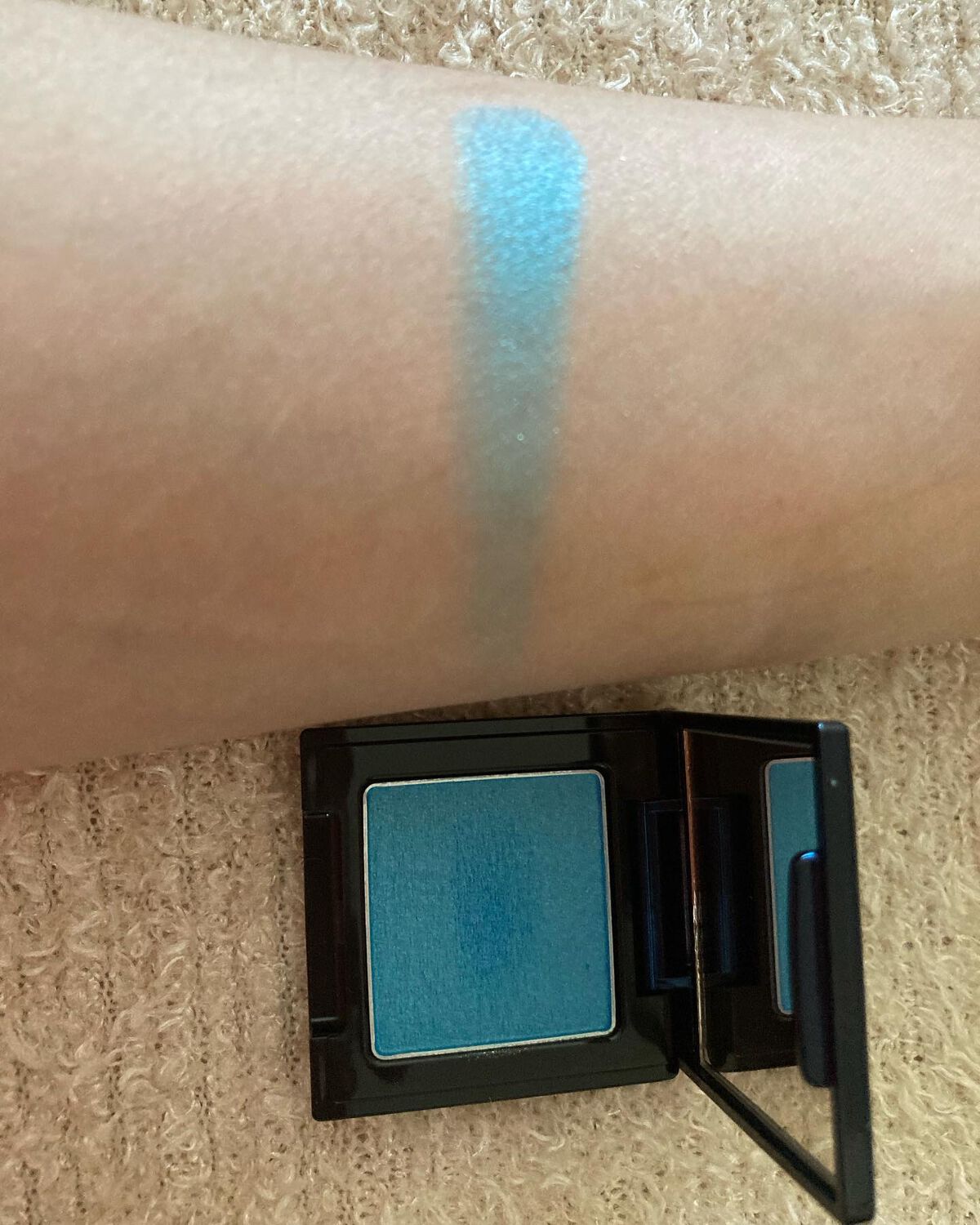 ラズル アイカラー/エレガンス ラズル /単色アイシャドウを使ったクチコミ（3枚目）