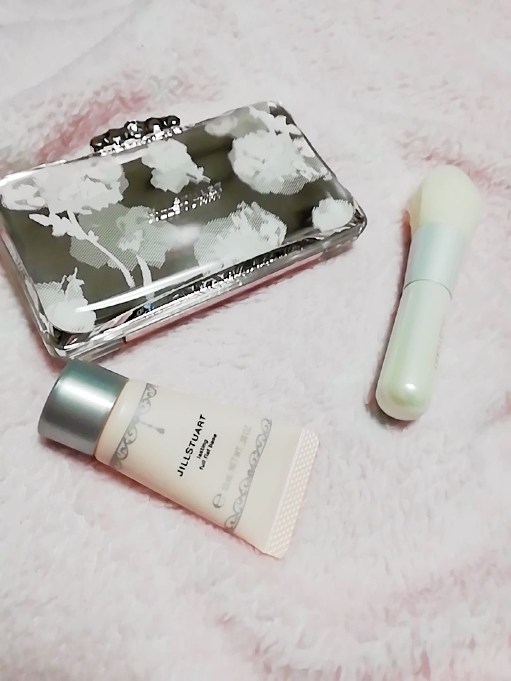 エアリーステイフローレス パウダーファンデーション/JILL STUART/パウダーファンデーションを使ったクチコミ(2枚目)