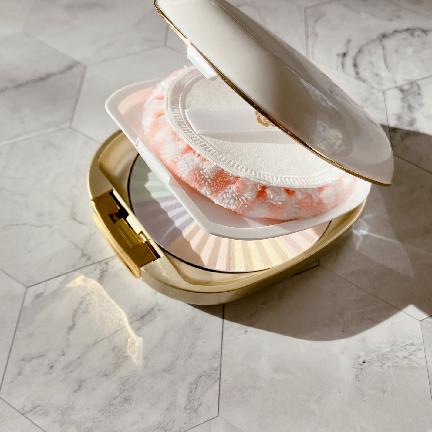 サンブロックルーセントパウダーex./ステファニー/プレストパウダーを使ったクチコミ(2枚目)