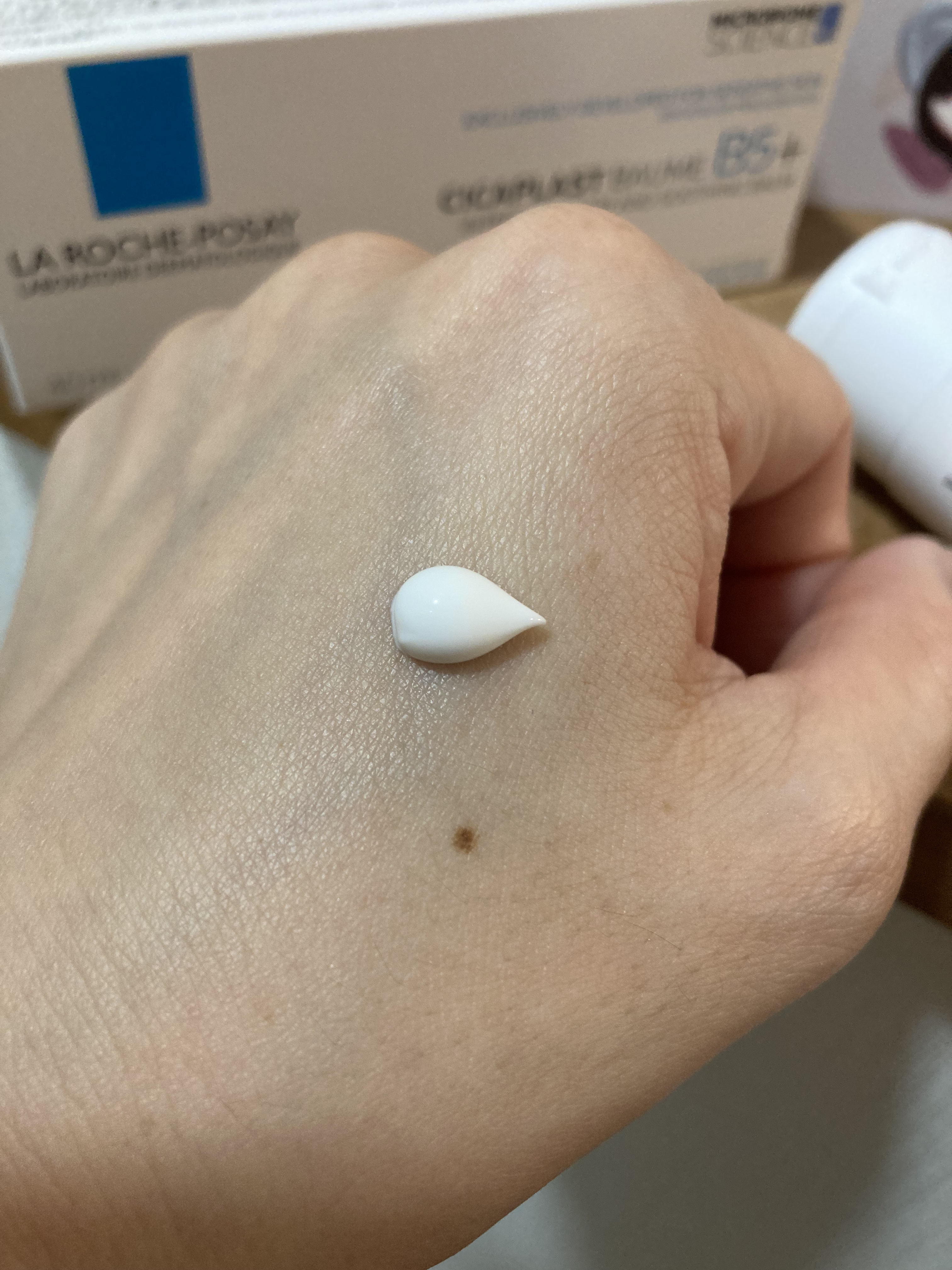 シカプラスト リペアクリーム B5+	/ラ ロッシュ ポゼ/フェイスクリームを使ったクチコミ（2枚目）