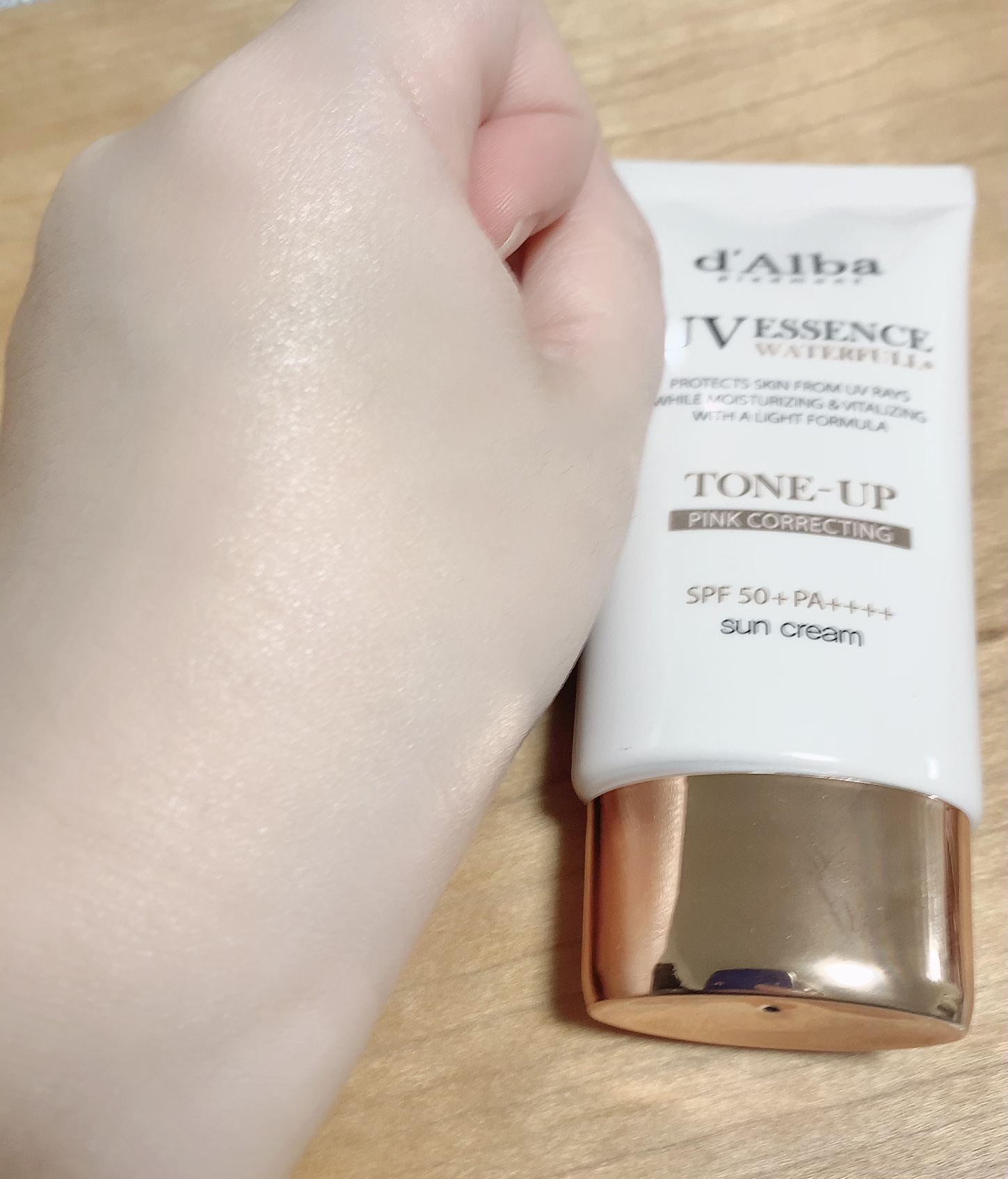 ウォータフルトーンアップサンクリーム/ダルバ/日焼け止めクリームを使ったクチコミ（3枚目）