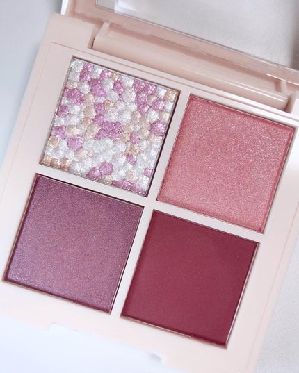 レブロン ダズル アイシャドウ クアッド/REVLON/アイシャドウパレットを使ったクチコミ(5枚目)