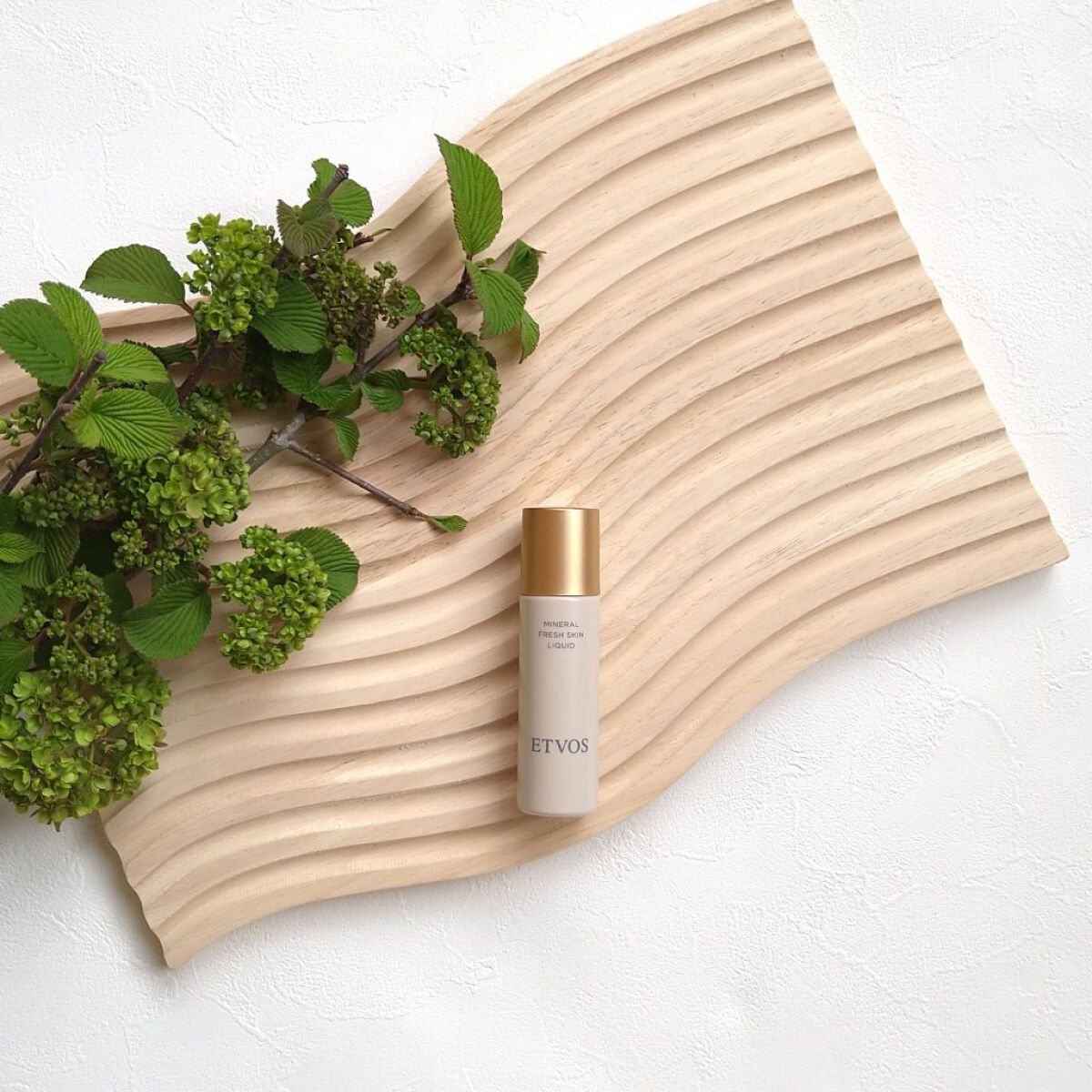 ミネラルフレッシュスキンリキッド/エトヴォス/リキッドファンデーションを使ったクチコミ（1枚目）