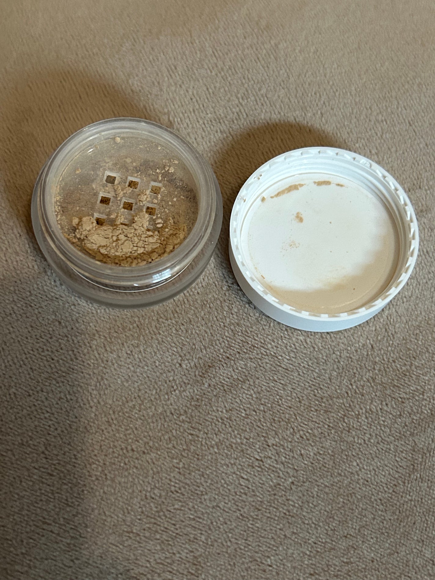 薬用コンシーラー アクネプロテクター/ONLY MINERALS/パウダーコンシーラーを使ったクチコミ(2枚目)