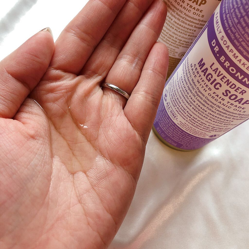 マジックソープ サンダルウッド＆ジャスミン 473ml/ドクターブロナー/ボディソープを使ったクチコミ（2枚目）