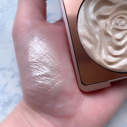 双花彫刻 ハイライト/花西子/パウダーハイライトを使ったクチコミ(2枚目)