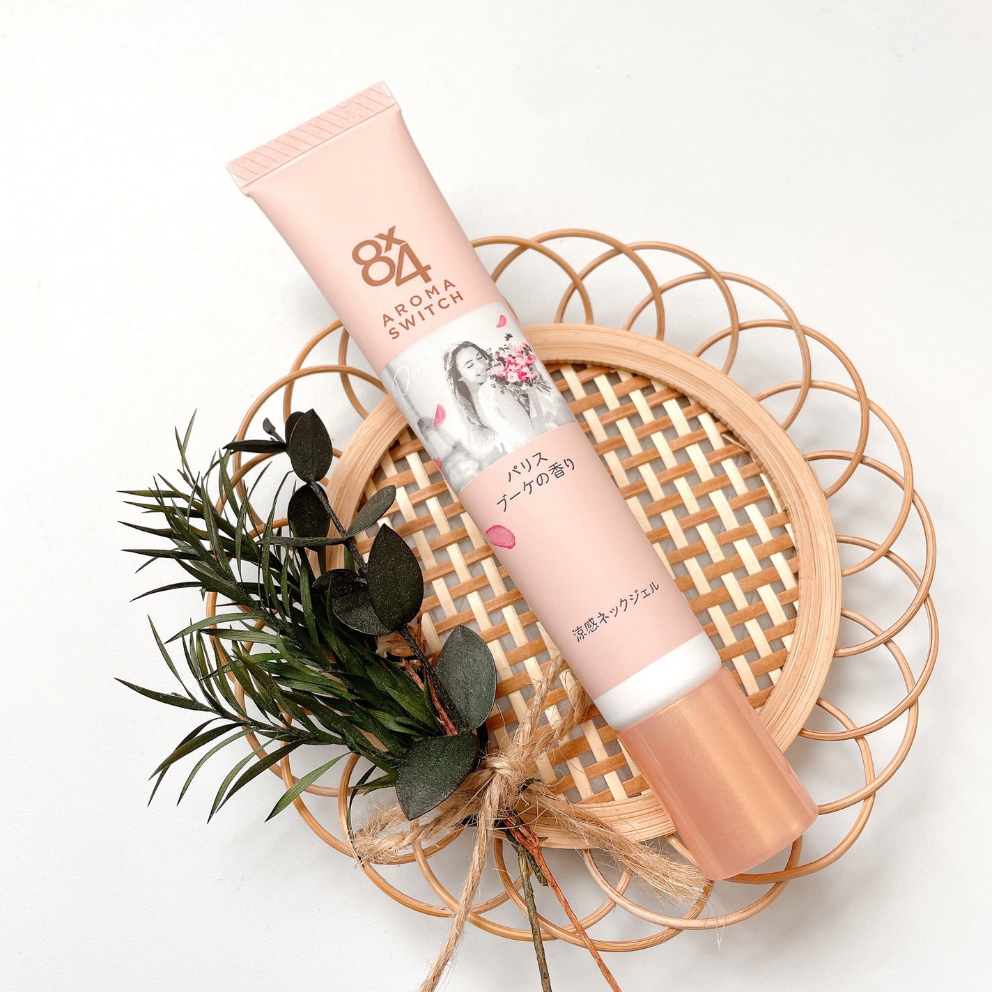 8x4 アロマスイッチ 涼感ネックジェル パリスブーケの香り/8x4/デオドラント・制汗剤を使ったクチコミ(2枚目)