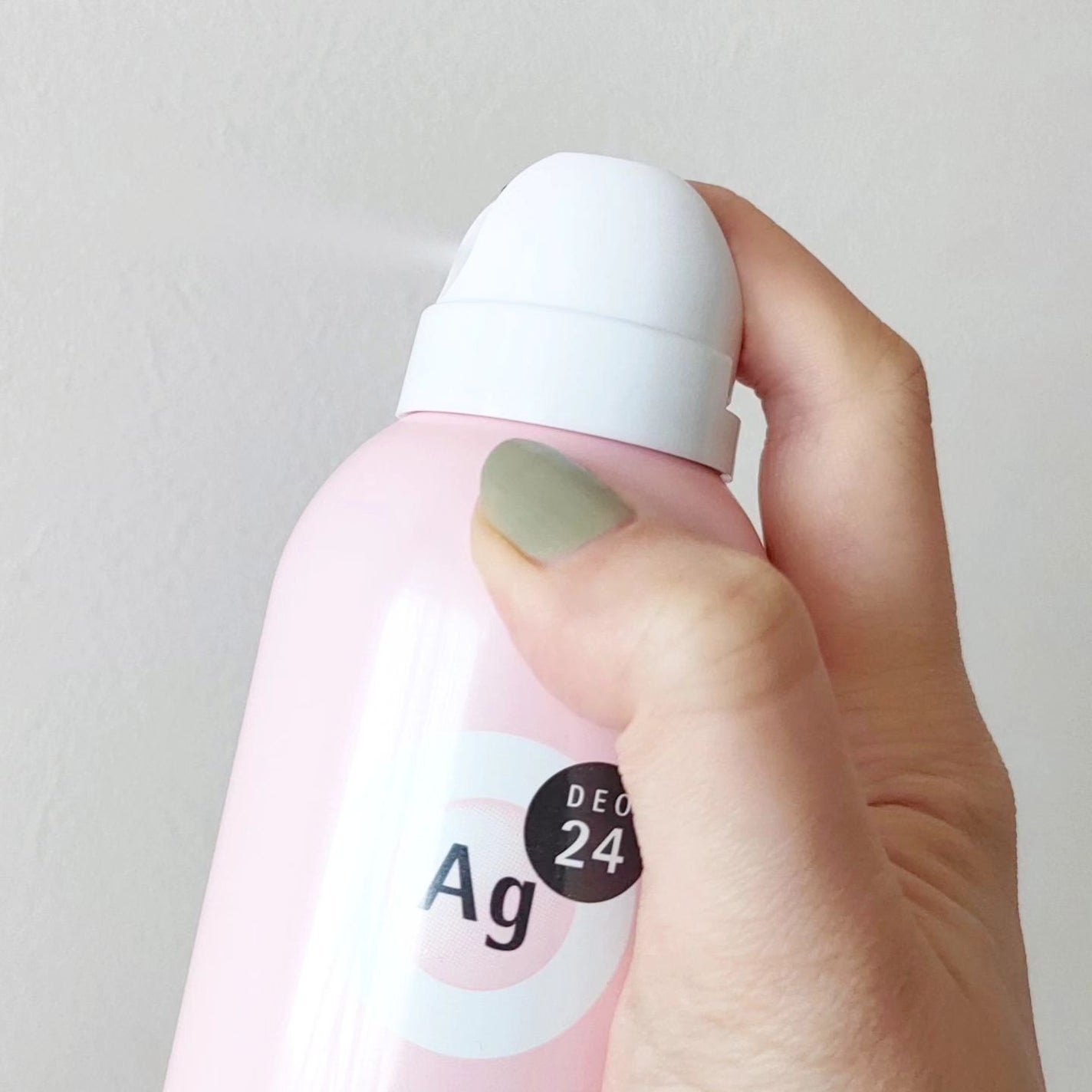 パウダースプレー(フローラルブーケ)/エージーデオ24/デオドラント・制汗剤を使ったクチコミ(2枚目)