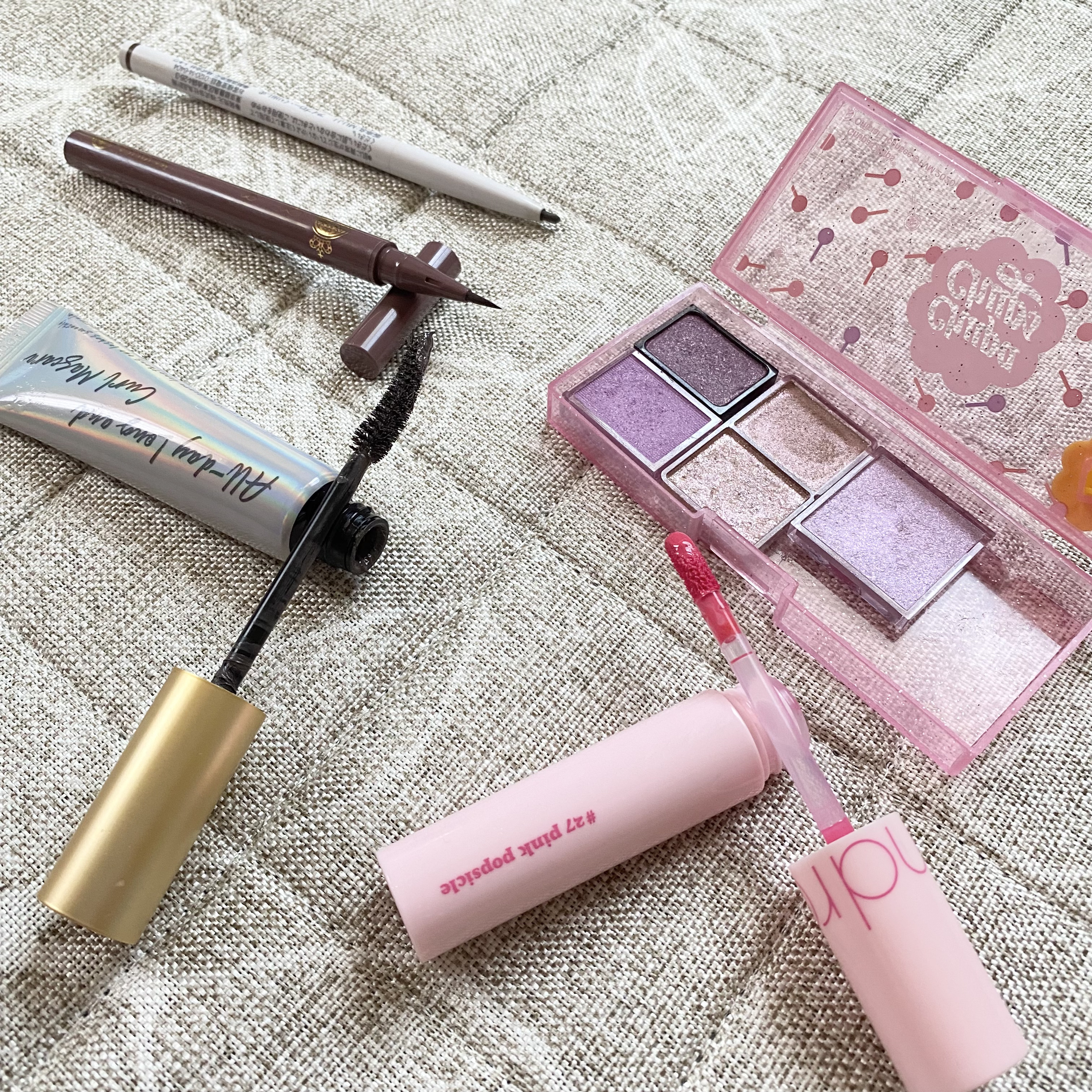 シャドーカスタマイズ/MAJOLICA MAJORCA/単色アイシャドウを使ったクチコミ（1枚目）