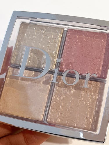 Dior ディオール バックステージ フェイス グロウ パレットのクチコミ「使って損しないハイライト🤍

✼••┈┈••✼••┈┈••✼••┈┈••✼••┈┈••✼

D.....」（2枚目）