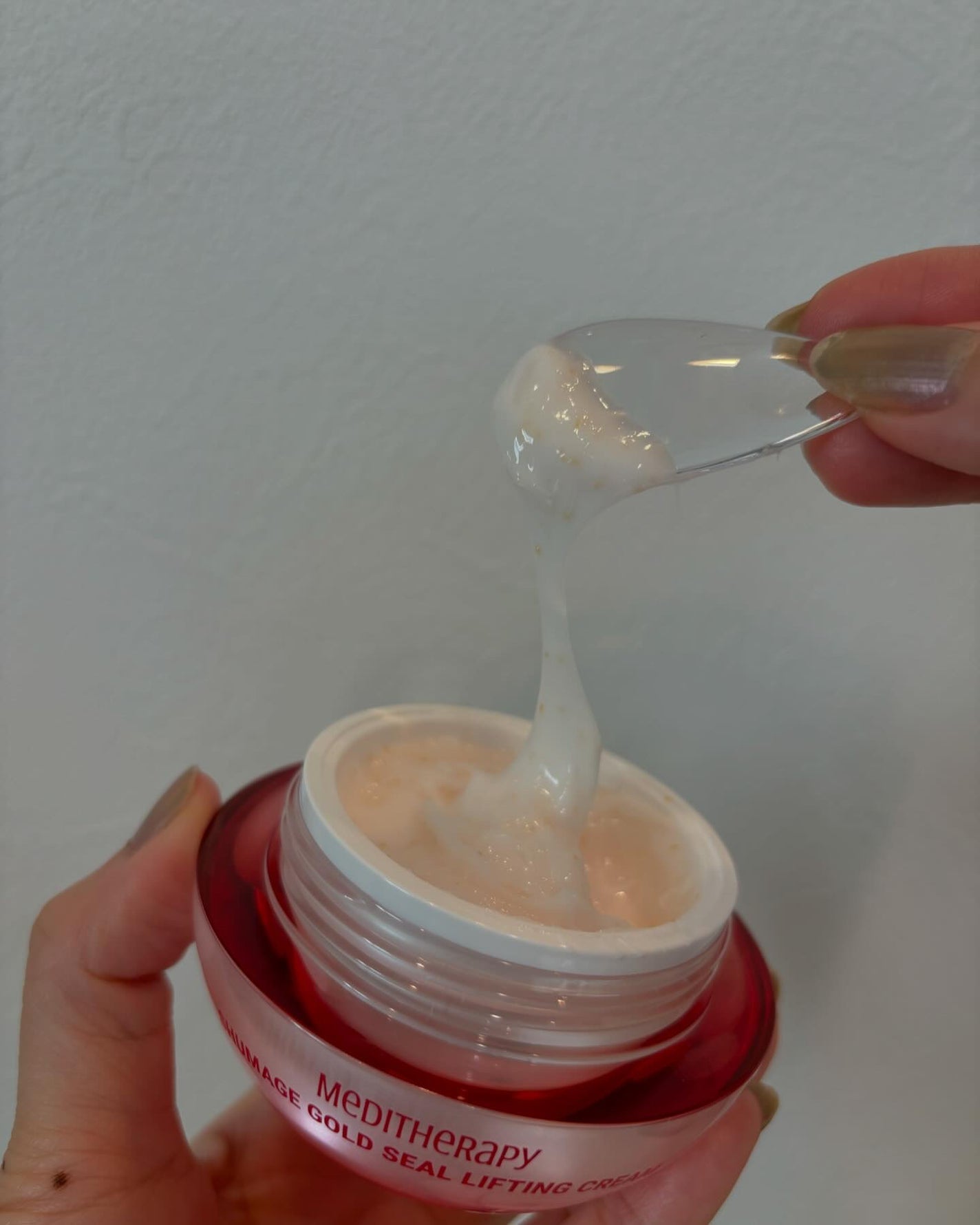 シューマジゴールド糸リフティングクリーム+EMS美顔器/MEDITHERAPY/フェイスクリームを使ったクチコミ(3枚目)