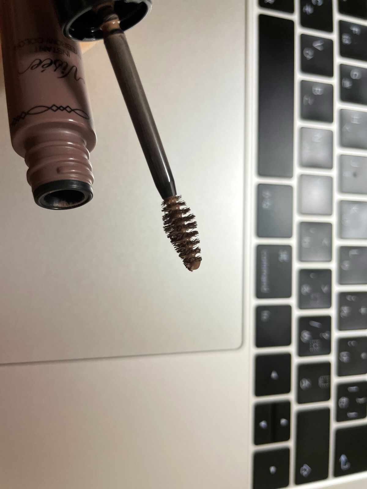 カラーリングアイブロウ マイクロ/ヘビーローテーション/眉マスカラを使ったクチコミ（2枚目）