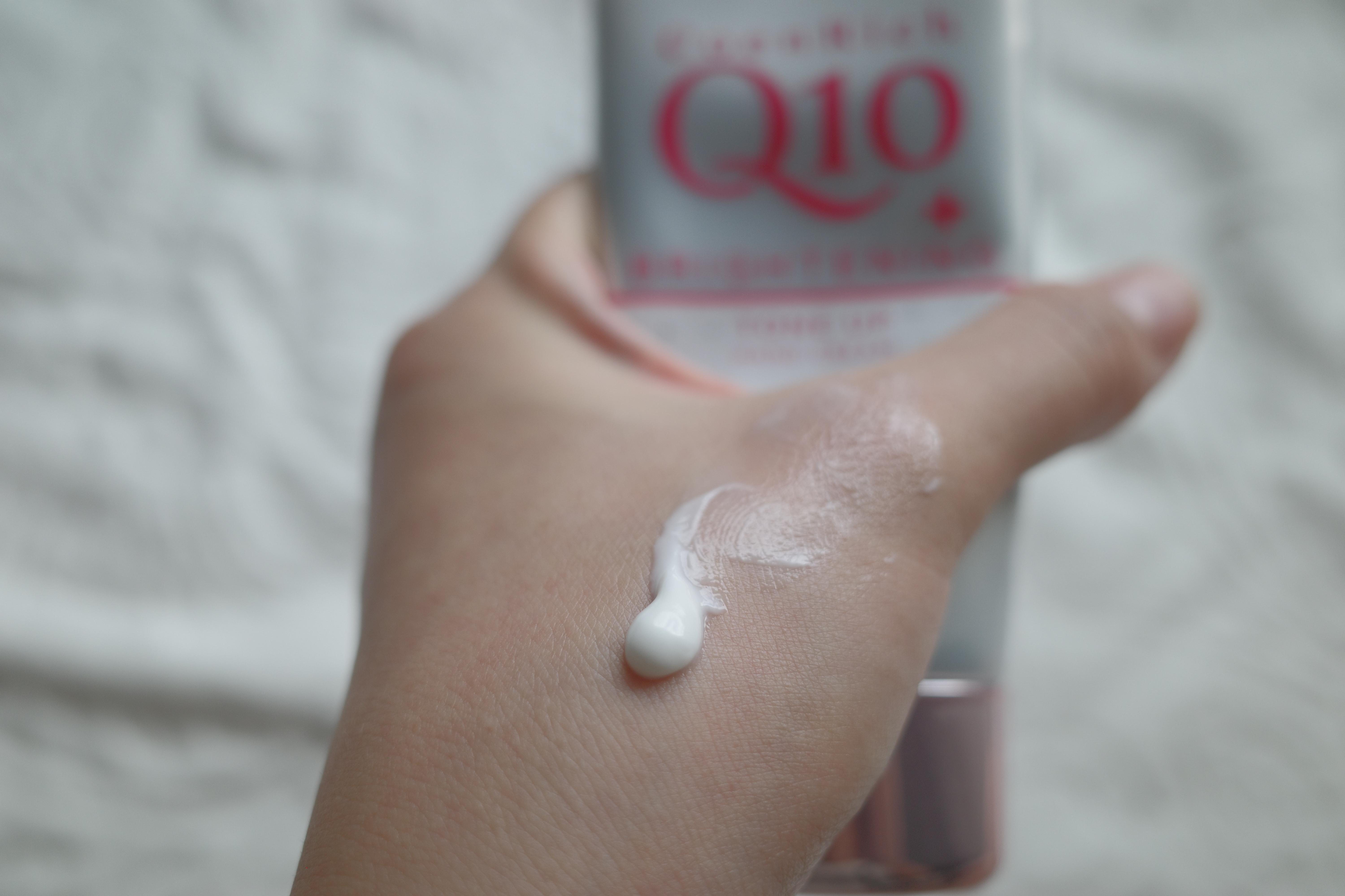 コエンリッチ ザ プレミアム ライトアップ モイストガード ハンドクリーム/コエンリッチQ10/ハンドクリームを使ったクチコミ（2枚目）