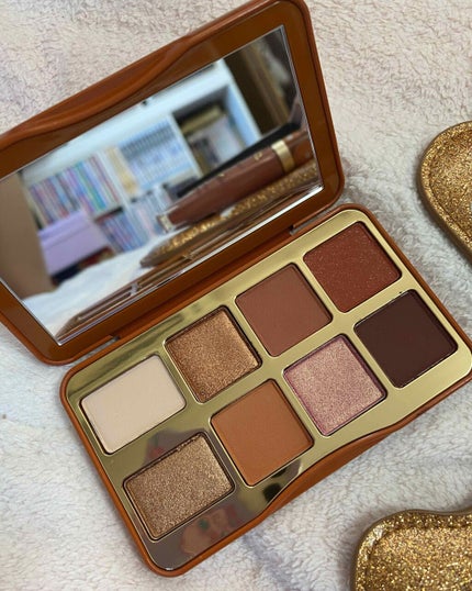 Too Faced メルテッド リキッド マット ロングウェア リップスティックのクチコミ「トゥーフェイスドのクリスマスコフレ!
ソルテッド キャラメル ミニ アイシャドウ 
めっちゃ.....」(2枚目)