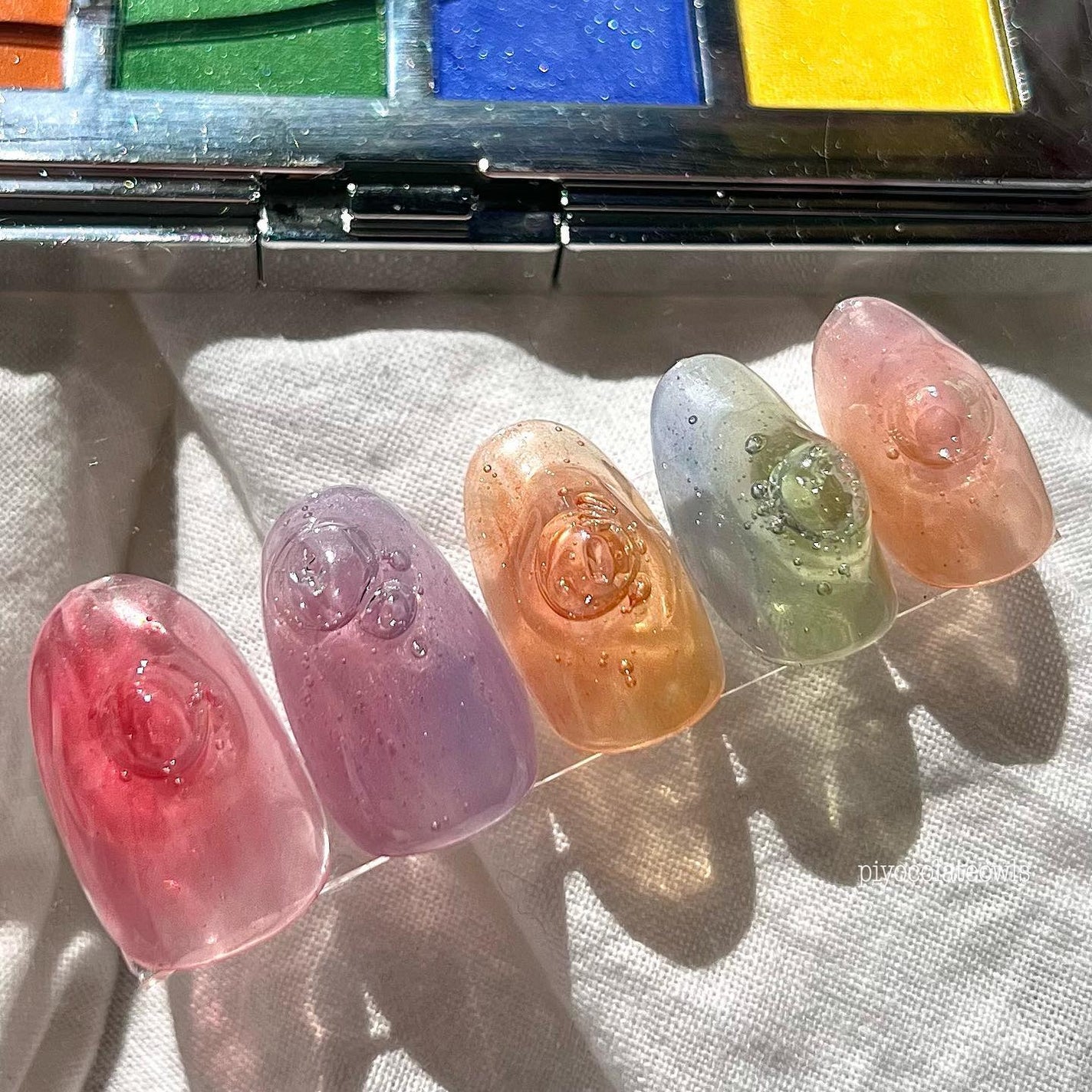 ぴよこれいと あうるす on LIPS 「グラデーションパレットで作るチークネイル以外のグラデーションネ..」(1枚目)