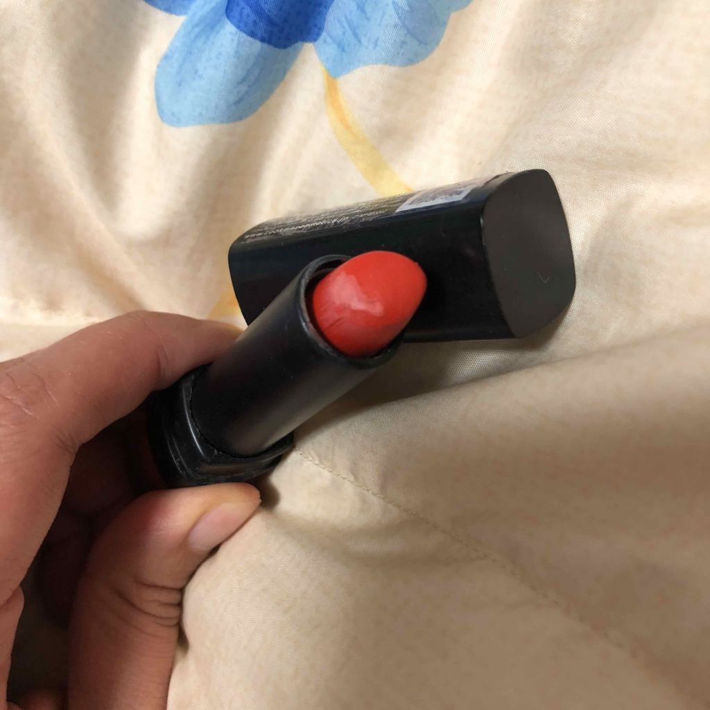 LOOK ME リップスティックのクチコミ「いつだかのエルガールの付録でした💓
発色良い、素敵な赤リップ🍎
チークとしても使えます◎
色は.....」（1枚目）