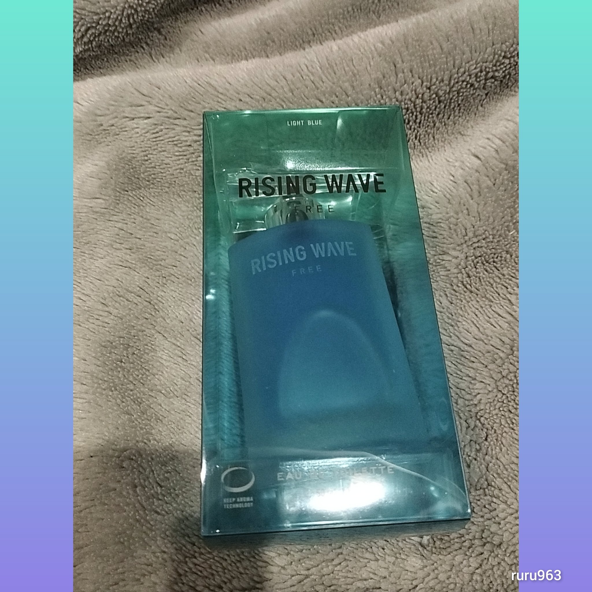 ライジングウェーブ フリー ライトブルー オードトワ レ/ライジングウェーブ/香水(メンズ)を使ったクチコミ（1枚目）