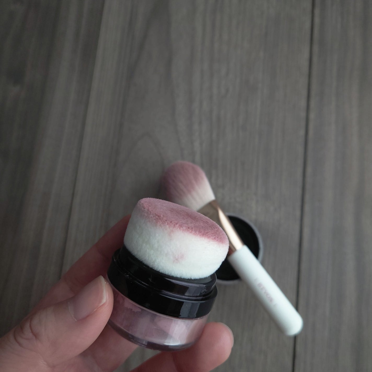 ポンポンミネラルチーク/エトヴォス/パウダーチークを使ったクチコミ(2枚目)