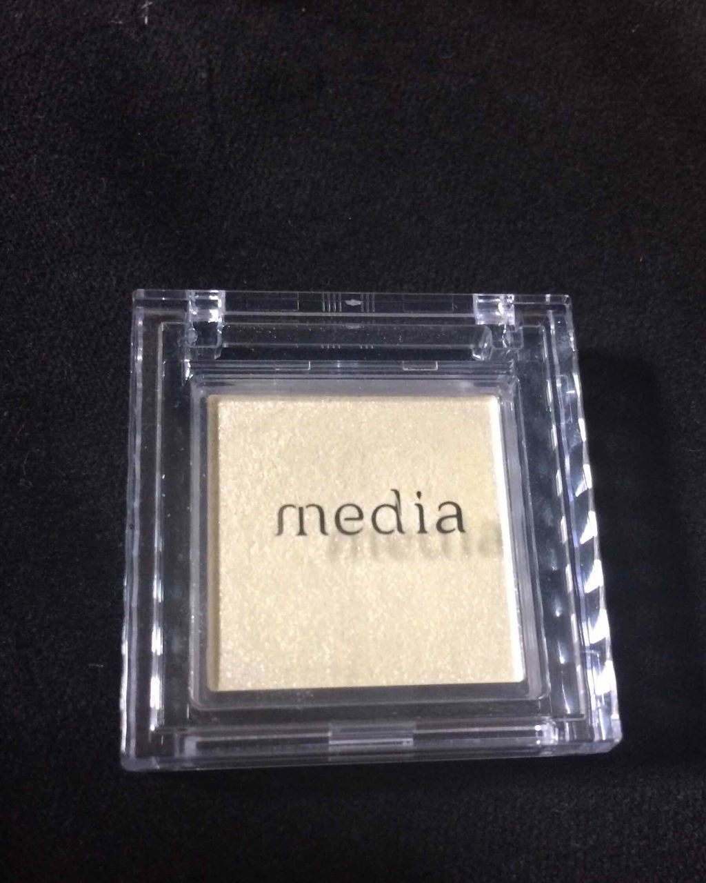 ブライトアップアイシャドウ/media/単色アイシャドウを使ったクチコミ(1枚目)