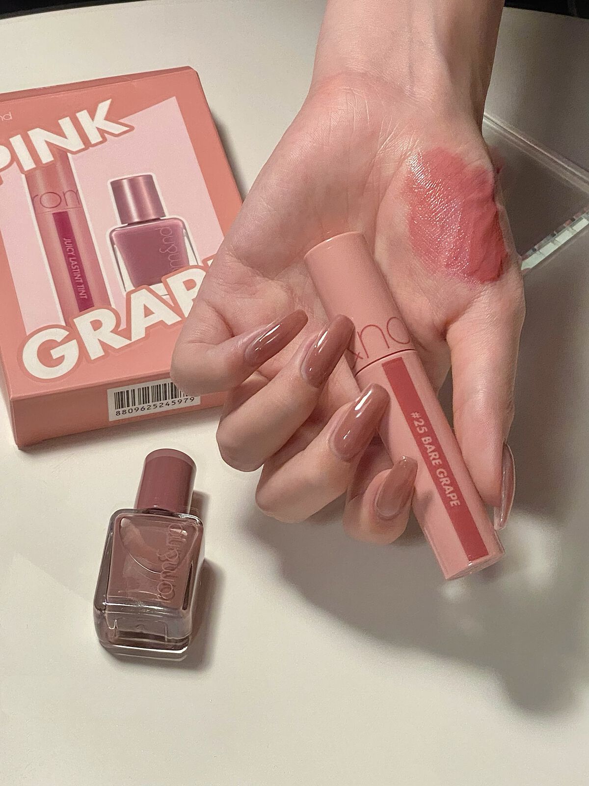 ジューシーラスティングティント/rom&nd/リップティントを使ったクチコミ（3枚目）