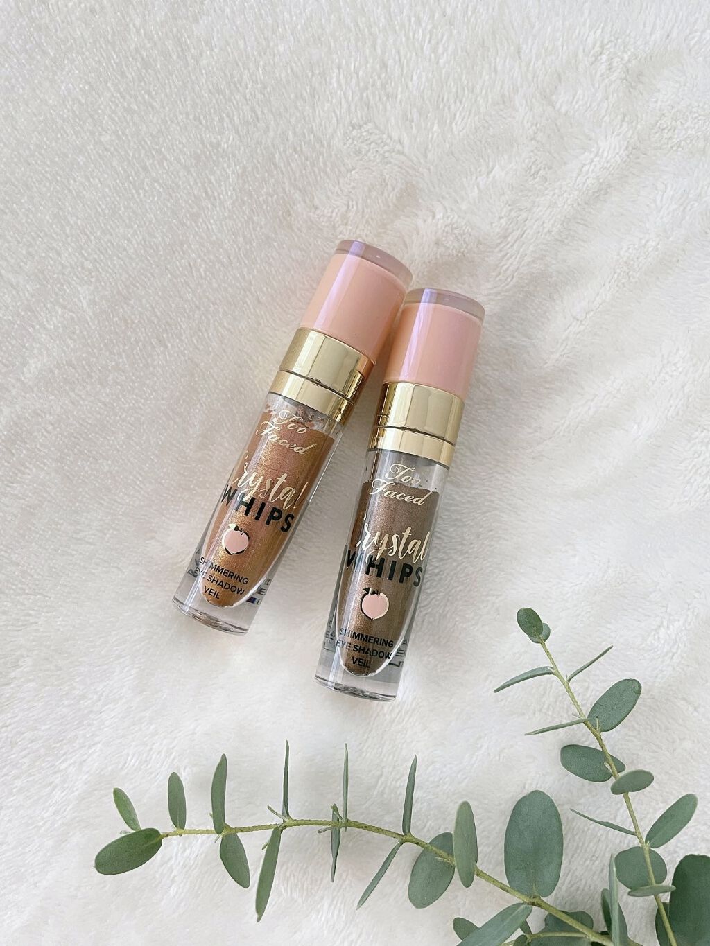 クリスタルホイップス ロングウェアリング シマ—リング アイシャドウ イッツ リット/Too Faced/リキッドアイシャドウを使ったクチコミ（1枚目）