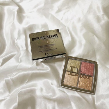 # DIOR BACKSTAGE GLOW FACE PALETTE
004 ROSE GOLD

ハイライトにもチークにも、アイシャドウにもなる、多機能パウダー✨

ラメが美しすぎます😇