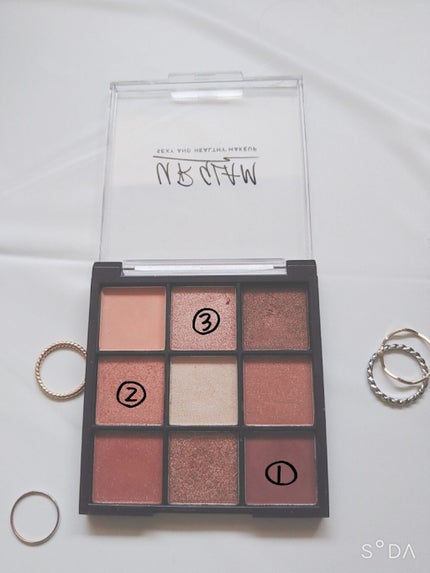 UR GLAM BLOOMING EYE COLOR PALETTE/U R GLAM/アイシャドウパレットを使ったクチコミ(2枚目)