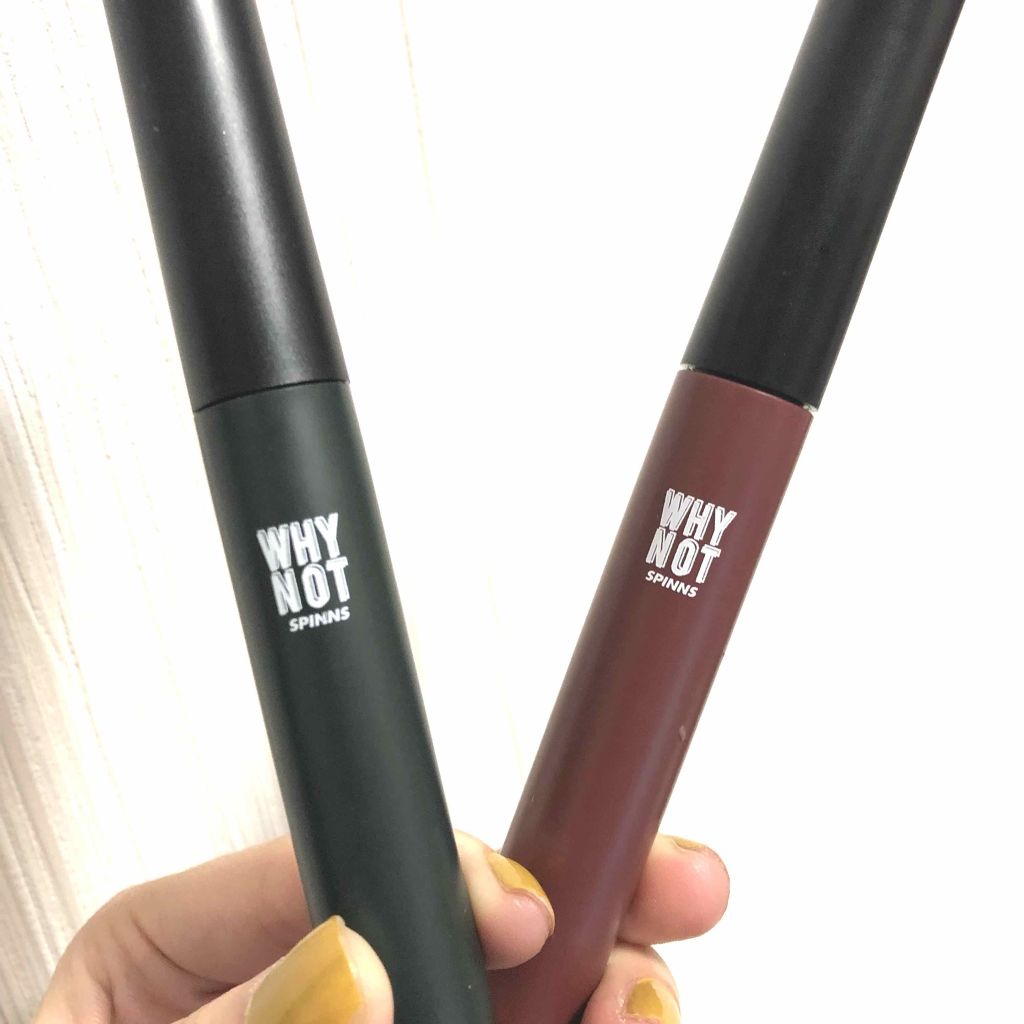 DAISO WHY NOT SPINNS マスカラのクチコミ「DAISOとSPINNSのコラボ
カラーマスカラのカーキとボルドーの紹介です。（ブラックとブラ.....」（1枚目）