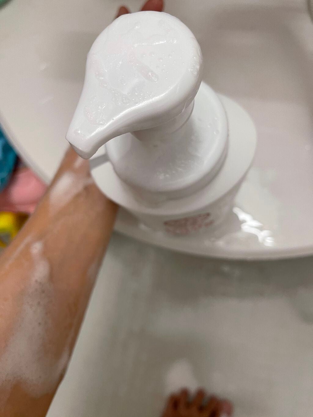 hadakara ボディソープ 泡で出てくるタイプ フローラルブーケの香り/hadakara/ボディソープを使ったクチコミ(3枚目)