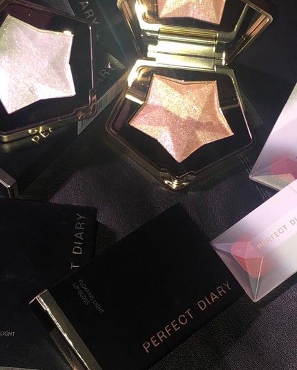 スターダストダイヤモンドハイライトパウダー/PERFECT DIARY/パウダーハイライトを使ったクチコミ(2枚目)