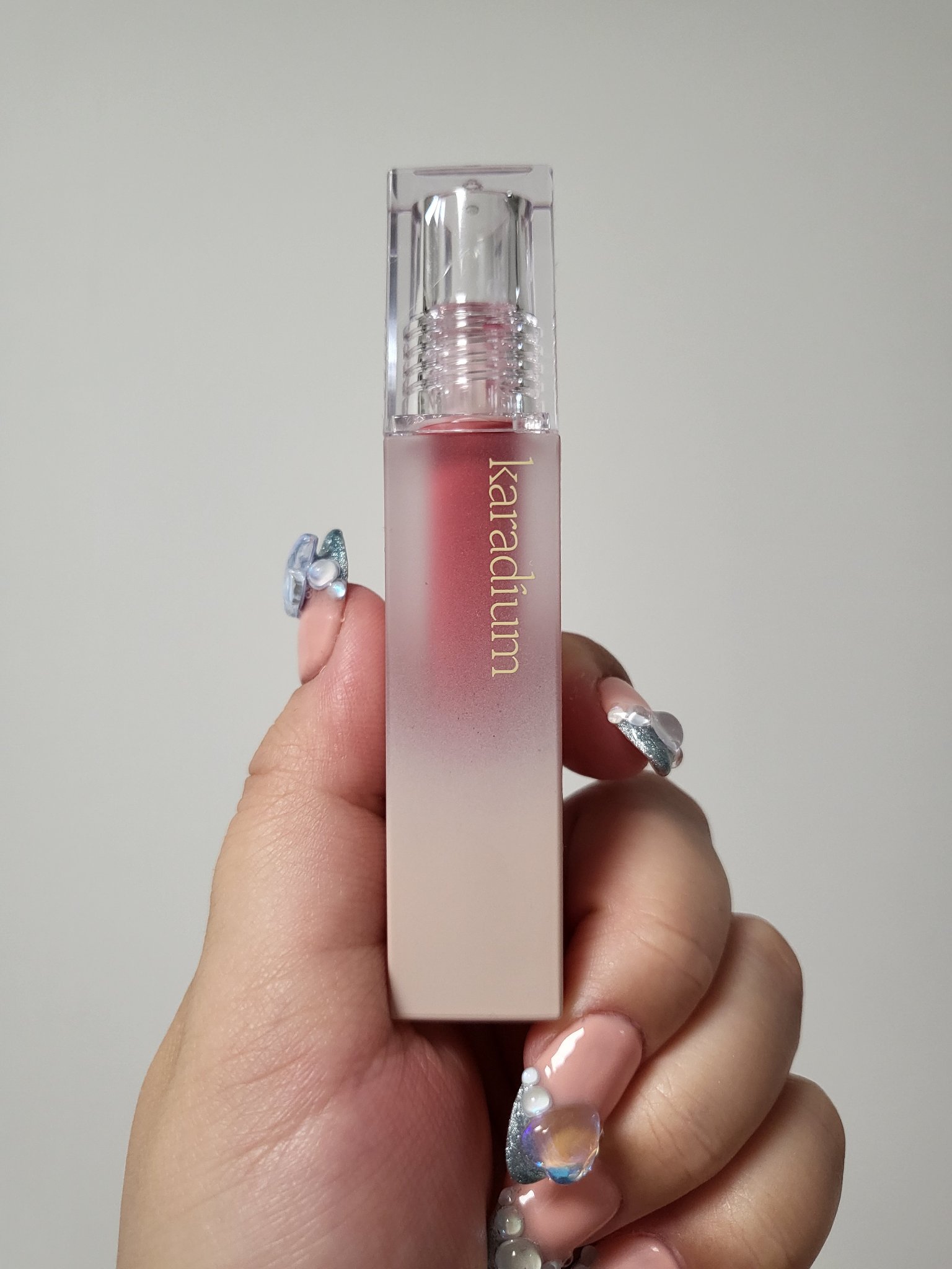 グラッシーフィッティングティント/karadium/リップティントを使ったクチコミ（1枚目）