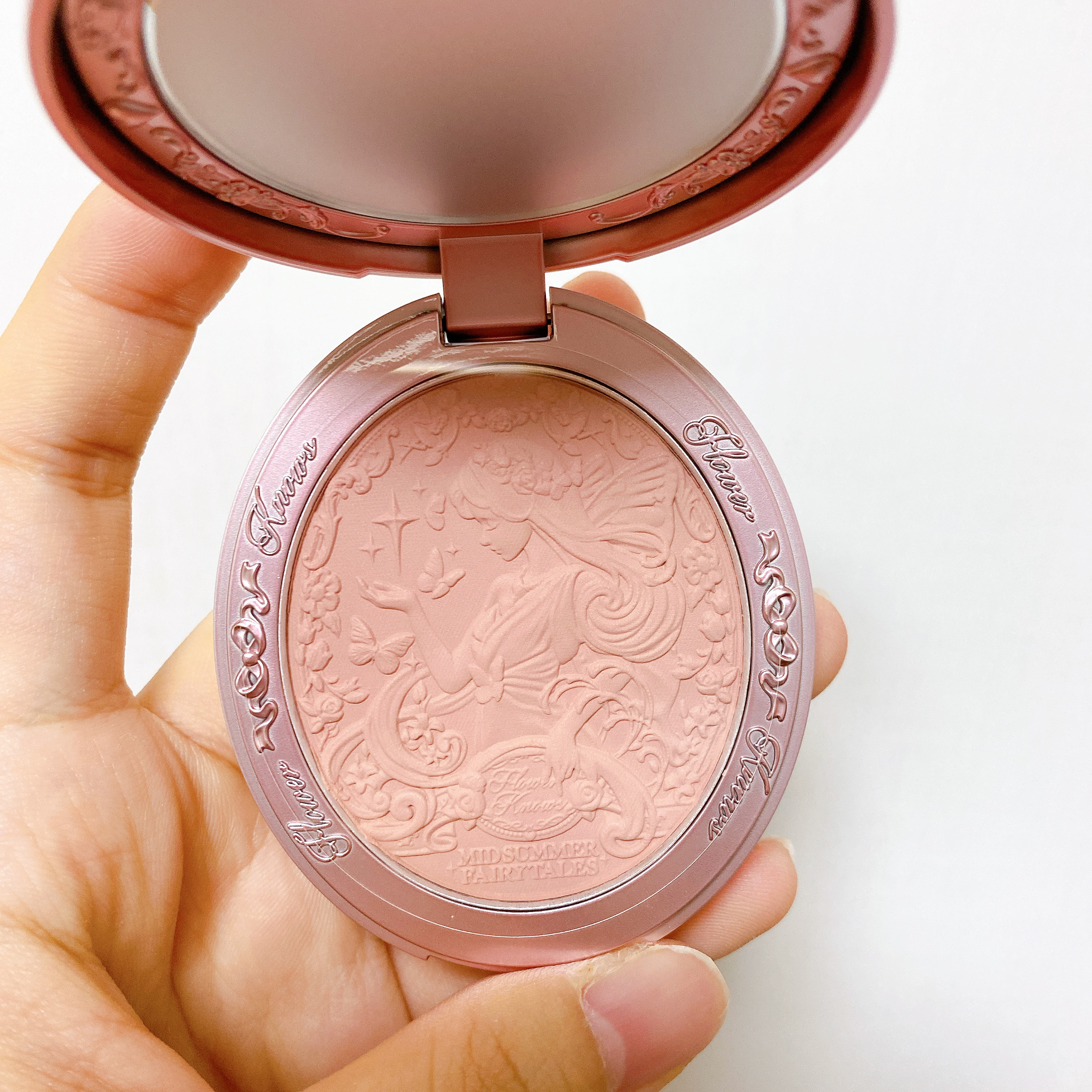 ミッドサマーフェアリーテイルズ コレクション ベルベットチークブラッシュ 05 Valley Lily/FlowerKnows/パウダーチークを使ったクチコミ（2枚目）