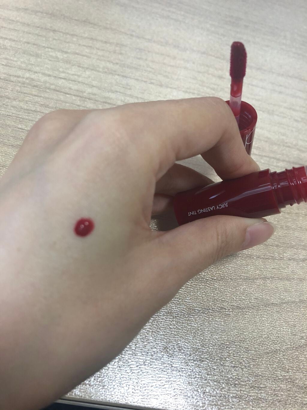 ジューシーラスティングティント/rom&nd/リップティントを使ったクチコミ(3枚目)