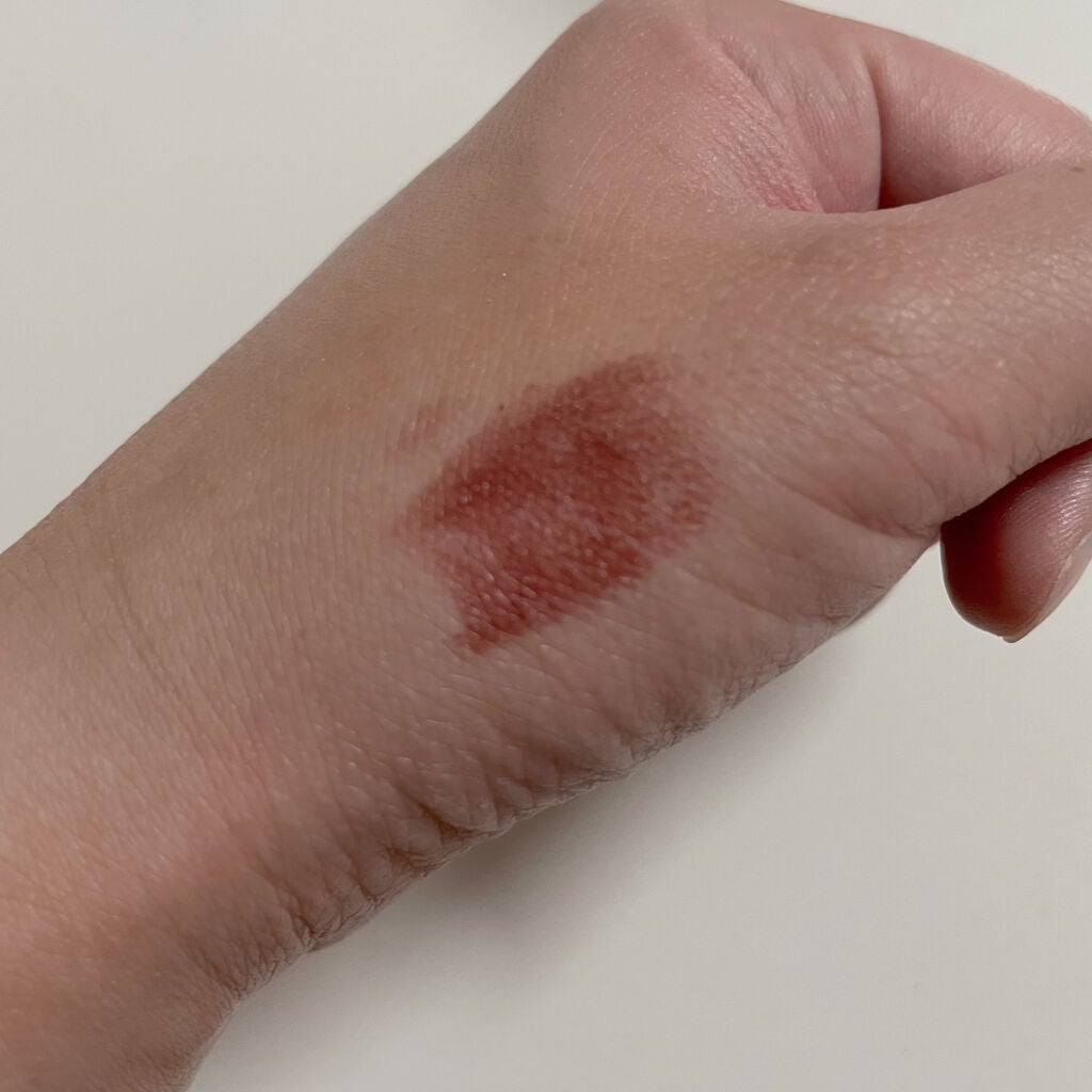 ʏᴜᴜ on LIPS 「⚫︎LauraMercier⚪︎ルージュエッセンシャルシルキー..」(3枚目)