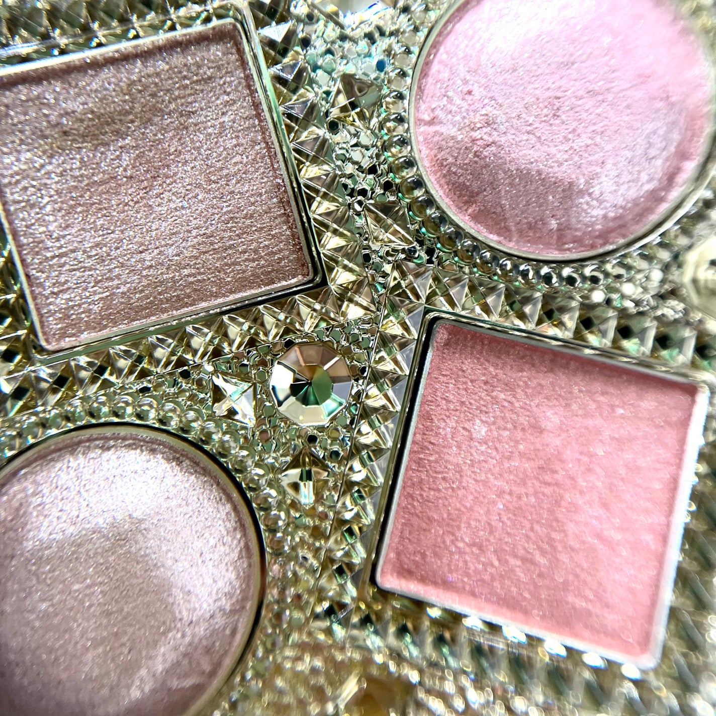 エレガンス ヌーヴェル アイズ/Elégance/アイシャドウパレットを使ったクチコミ(2枚目)