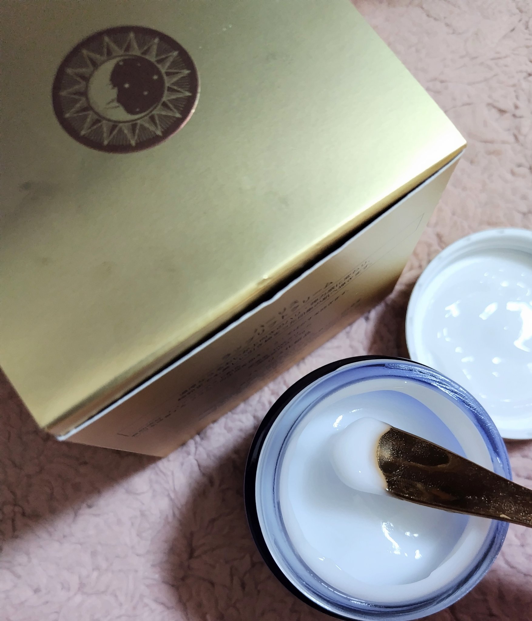 ハーリス ラップリフトクリームのクチコミ「ラップリフト クリームは、人間の表皮と同じラメラ構造をしているそうで、肌との親和性が高いバラン.....」（1枚目）