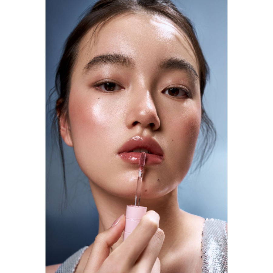 INTO Uから思わず触りたくなる“うるぷる水感”「ジューシーパンピンググロス」が新登場!の画像
