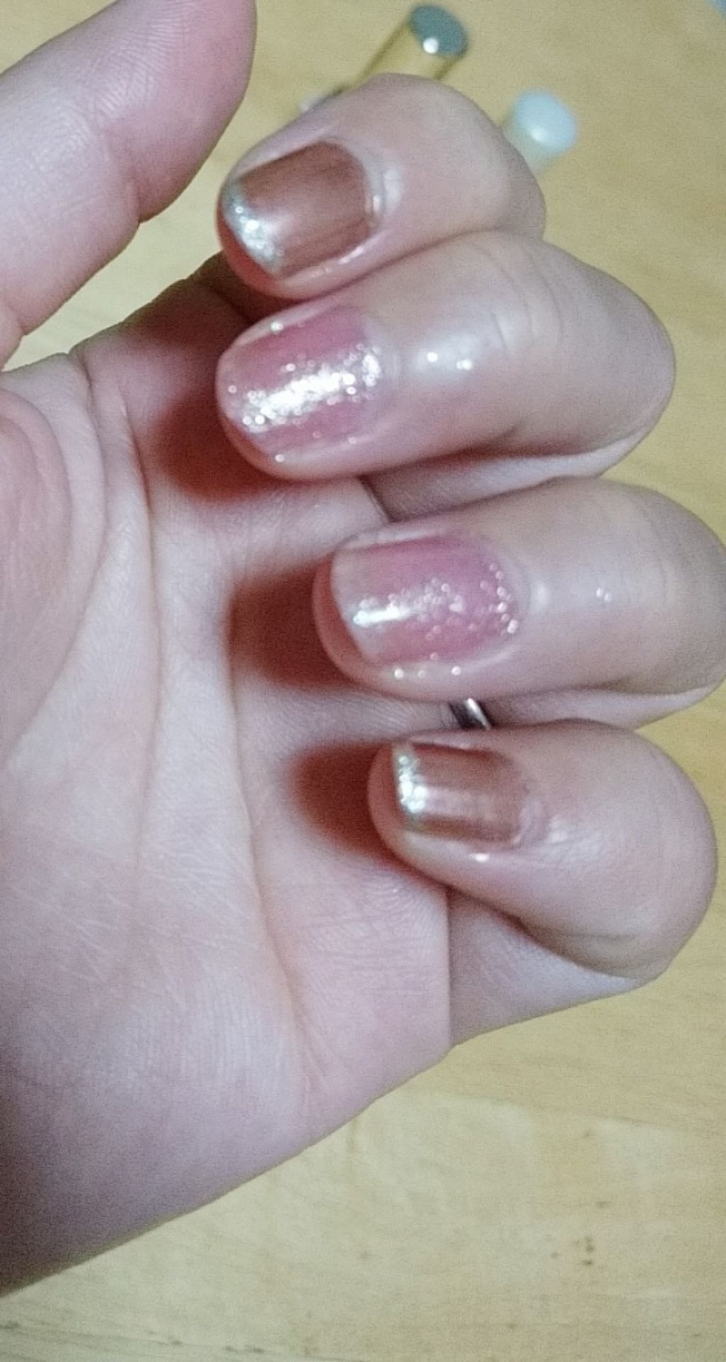 フローリックネイルラッカー/エレガンス クルーズ/マニキュアを使ったクチコミ（2枚目）