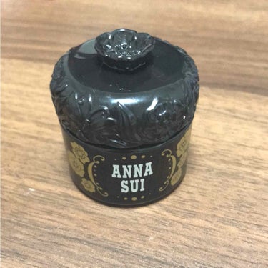 ANNA SUI
ゲル ファンデーション プライマー

保湿力が高い下地がほしくて、
こちらを購入しました。

プルプルでパンナコッタのようで面白いです😆
付属のスパチュラでないとすくうことができないで