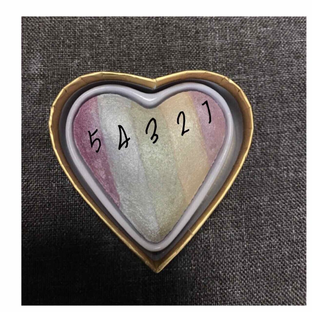 ハートハイライター ユニコーンハート/MAKEUP REVOLUTION/パウダーハイライトを使ったクチコミ(2枚目)