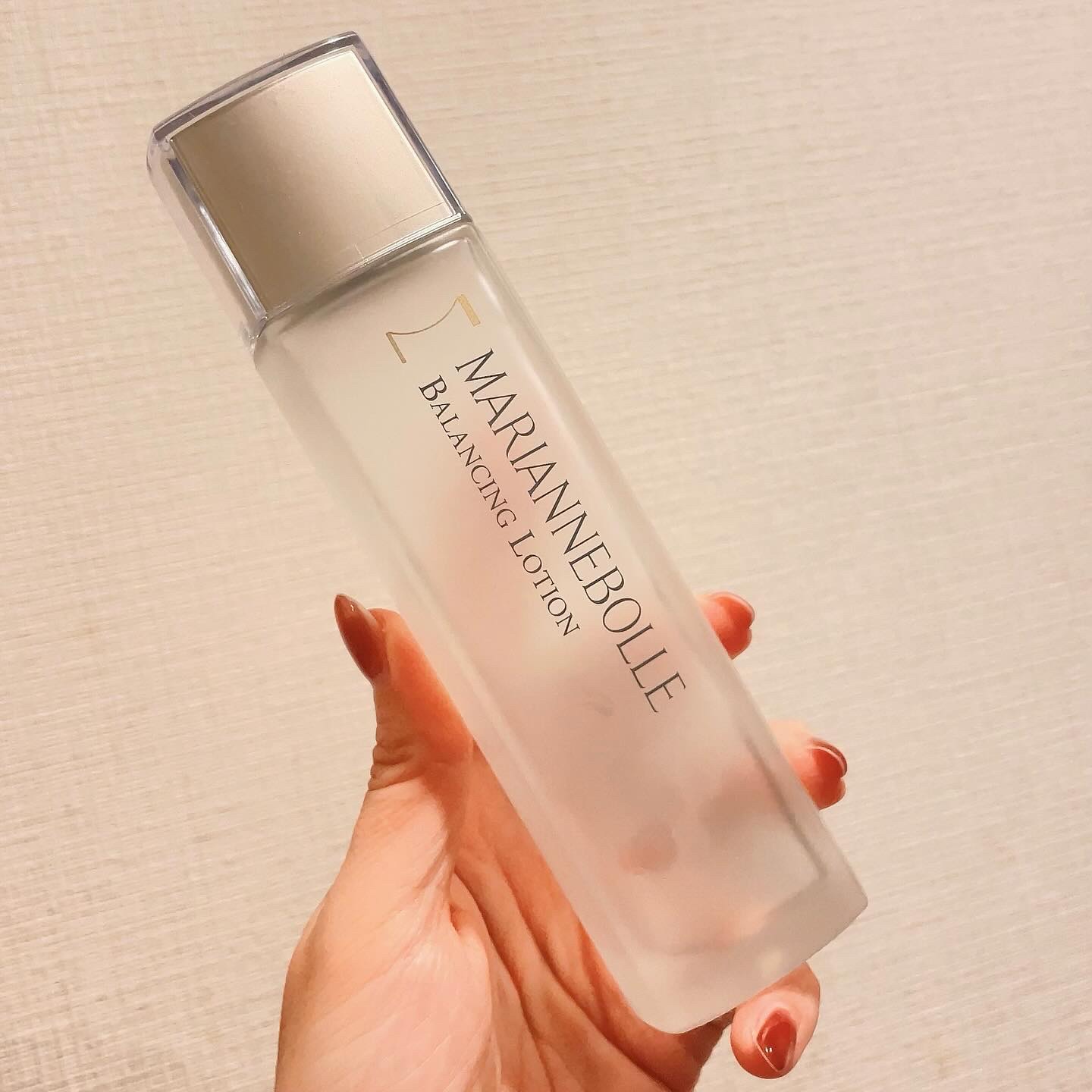 #使い切りスキンケア

マリアンボレ
バランシングローション

すっきりで良かった！肌荒れもなく安定して使えた🥰
容器が素敵なビンで、オシャレなんだけどちょっと重い🥺

#マリアンボレ 
#バランシングローション