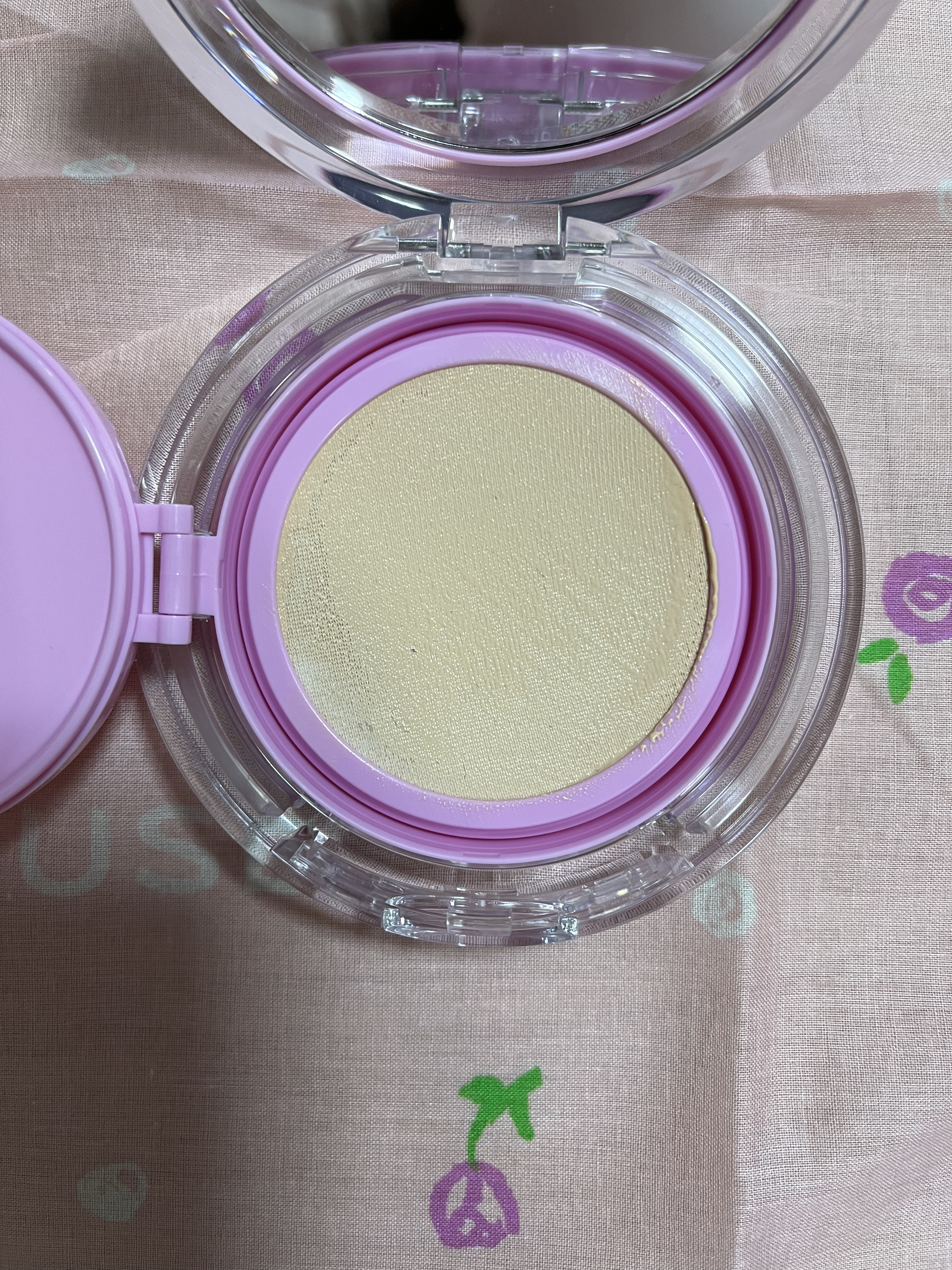 デュージェリーヴィーガンクッション 01ピュア(京ムラサキエディション)/AMUSE/クッションファンデーションを使ったクチコミ（2枚目）