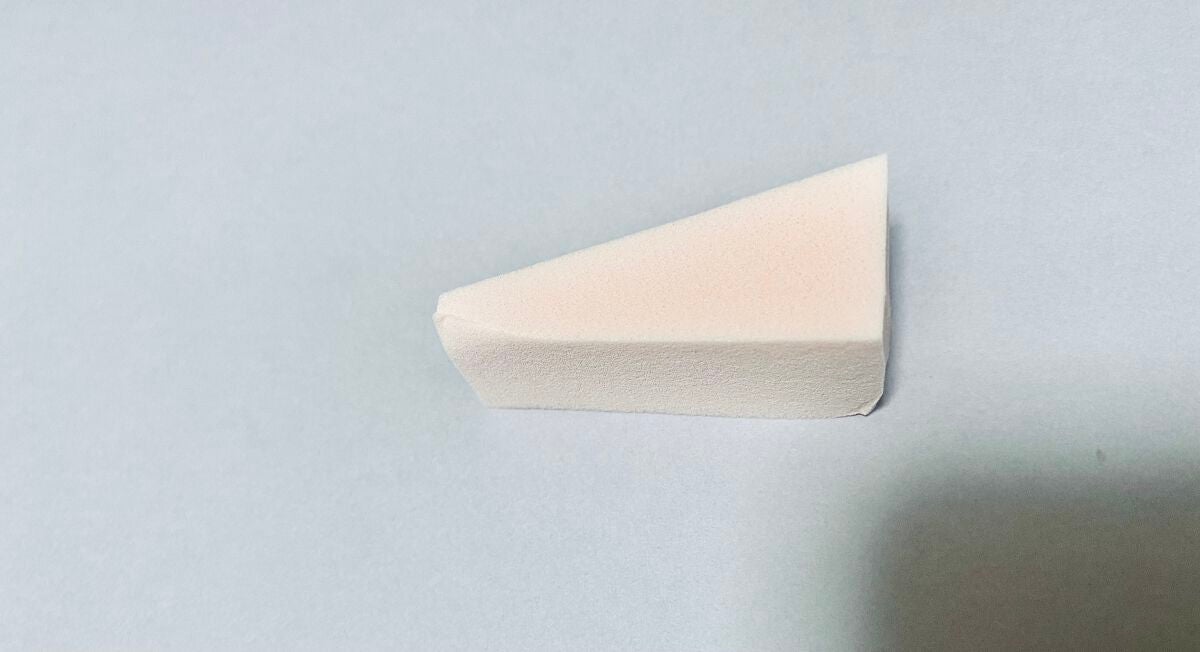 メイクアップスポンジ(バリューパック ウェッジ型 30個)/DAISO/パフ・スポンジを使ったクチコミ(2枚目)