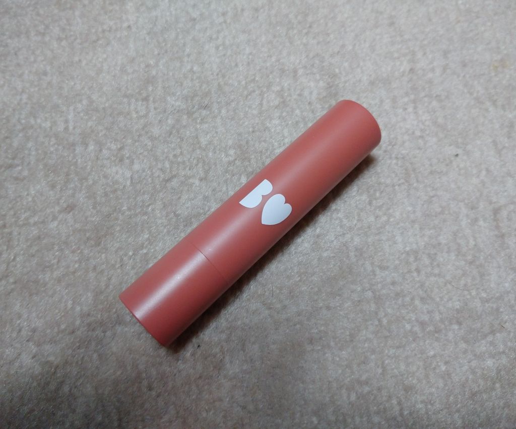 B IDOL  つやぷるリップ  03番 こなれBEIGE

NMB48のメンバーでありYouTuberのアカリンこと吉田朱里ちゃんがプロデュースしたリップです。塗るとスースーしてプルプルになります。

定番色は全て持っていますが私はこのこ