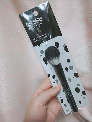 UR GLAM　FACE BRUSH/U R GLAM/メイクブラシを使ったクチコミ（1枚目）