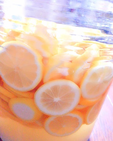 まりもちゃん on LIPS 「美肌と疲労回復のために、レモン酢を手作りしました😋毎回20個の..」（1枚目）