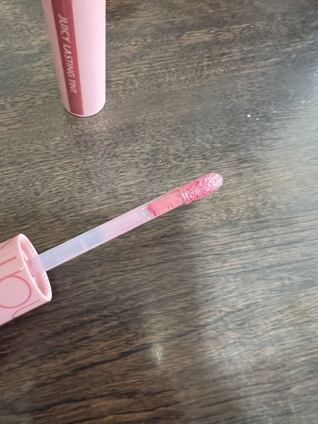 ジューシーラスティングティント/rom&nd/リップティントを使ったクチコミ（2枚目）