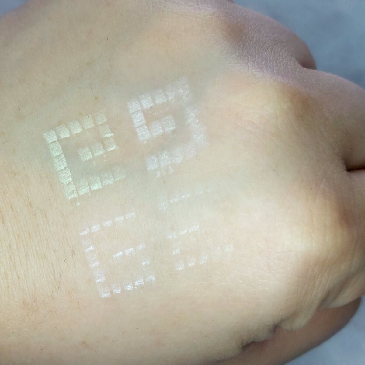 プリズム・リーブル/GIVENCHY/ルースパウダーを使ったクチコミ(6枚目)