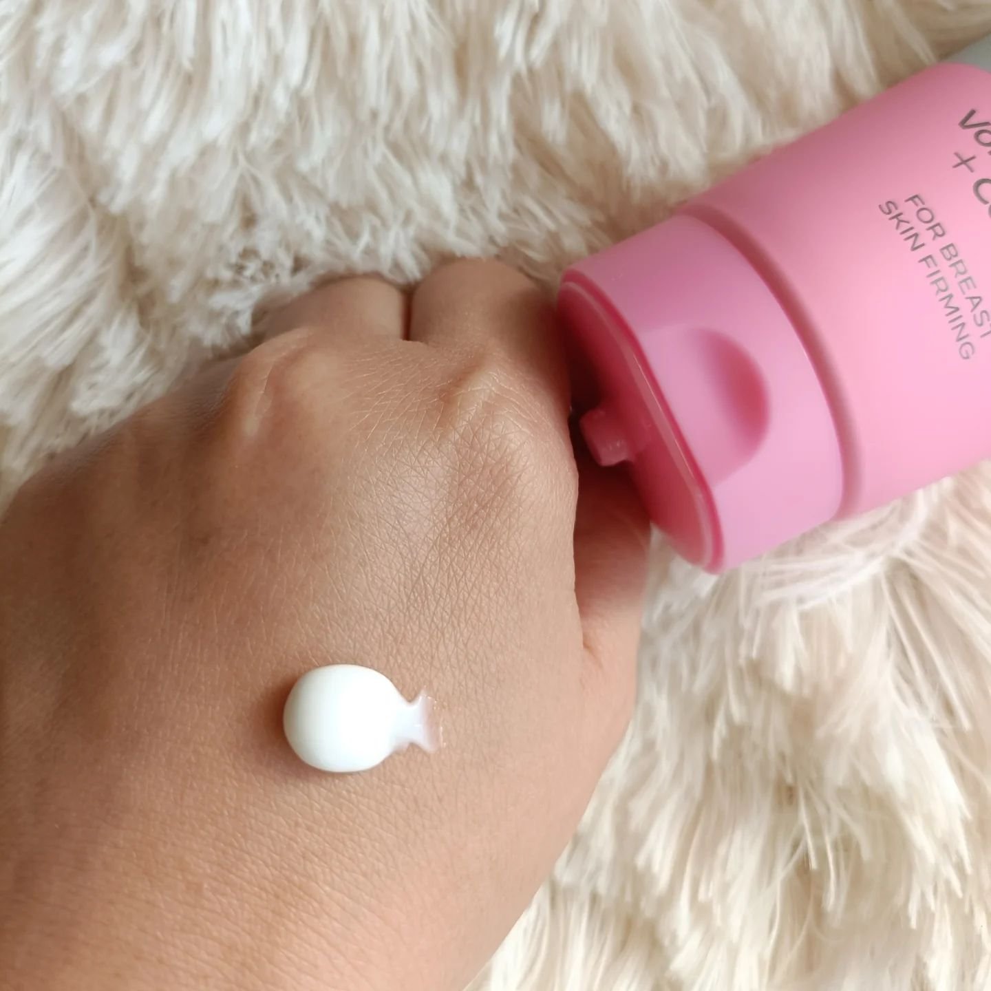 バストビューティーパーミングクリーム/b.clinicx/バストケア・ヒップケアを使ったクチコミ（2枚目）